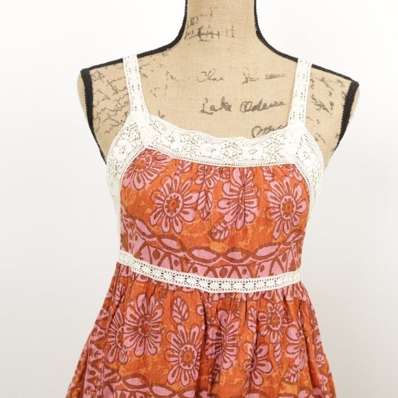 NWT Urban Outfitters Brunching Lace Trim Paris Cali Floral Romper size S - Picture 5 of 12